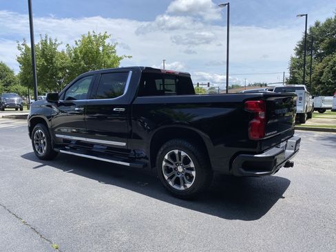 Used 2024 Chevrolet Silverado 1500 High Country w/ Technology Package AWD/4WD image 7