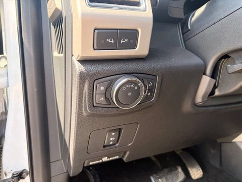 Used 2017 Ford F250 Lariat w/ Chrome Package AWD/4WD image 17