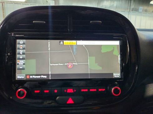 Used 2020 Kia Soul EX image 13