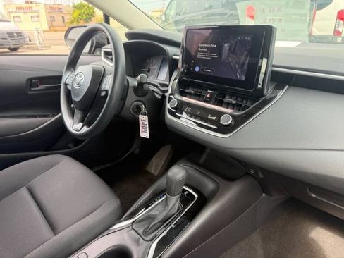 Used 2025 Toyota Corolla LE FWD image 9