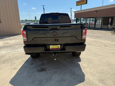 Used 2020 Nissan Titan PRO-4X w/ Pro-4x Convenience Package AWD/4WD image 7
