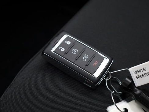 Used 2025 Jeep Grand Cherokee L Laredo w/ Luxury Tech Group I image 32