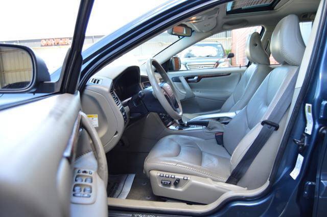 Used 2005 Volvo XC70 AWD/4WD image 11