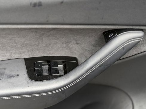 Used 2020 Tesla Model Y Long Range image 28