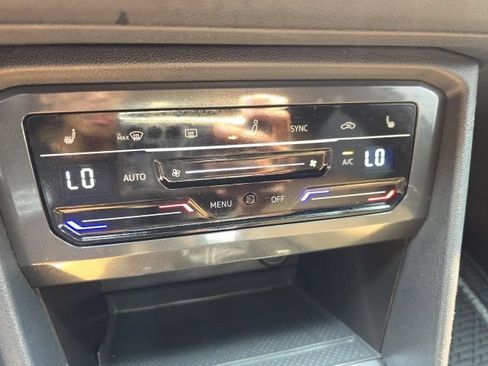 Used 2023 Volkswagen Tiguan SE AWD/4WD image 24