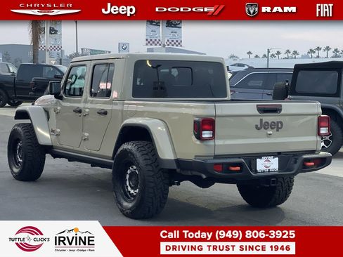 Certified 2022 Jeep Gladiator Mojave w/ Cold Weather Group image 4