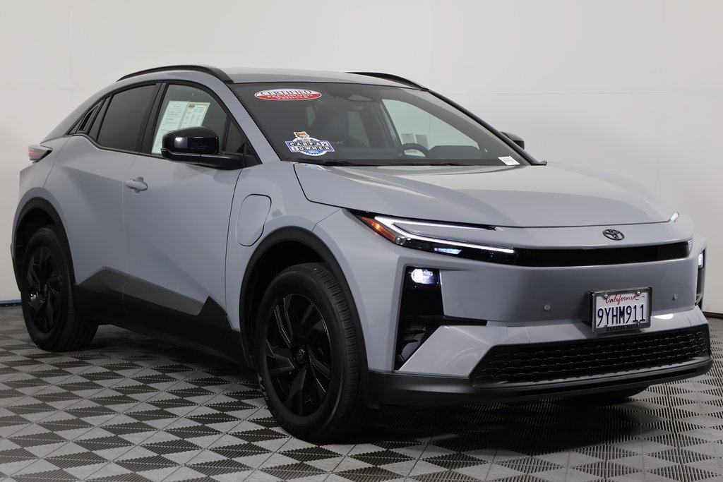 Used 2026 Toyota C-HR AWD/4WD image 3