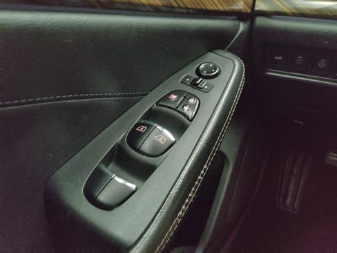 Used 2016 Nissan Maxima Platinum w/ Interior Lighting Package FWD image 27
