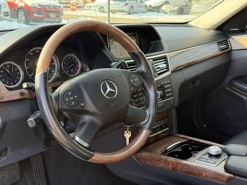 Used 2011 Mercedes-Benz E 350 4MATIC Sedan image 17