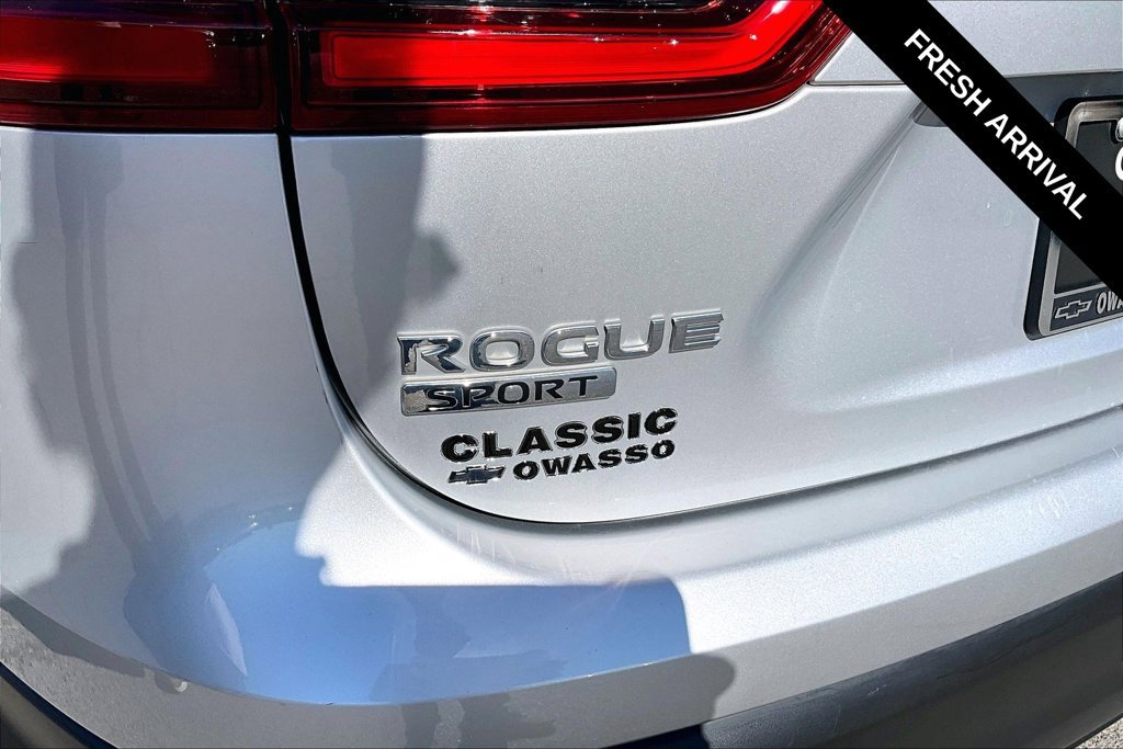 Used 2020 Nissan Rogue Sport SV w/ All-Weather Package FWD image 23