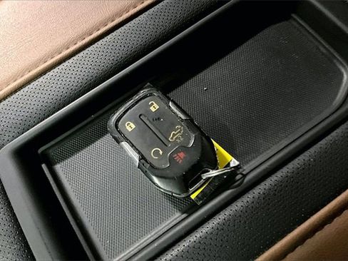 Used 2022 Chevrolet Silverado 3500 High Country image 31