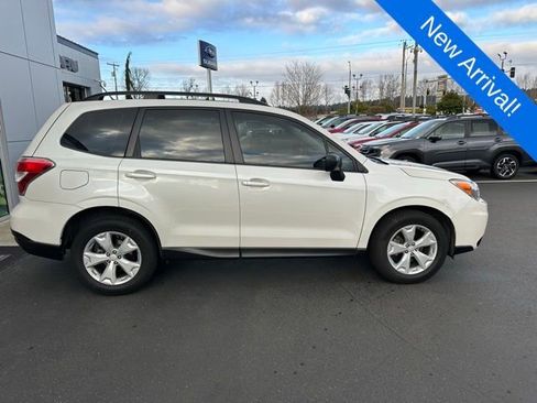 Used 2015 Subaru Forester 2.5i w/ Alloy Wheel Package image 8