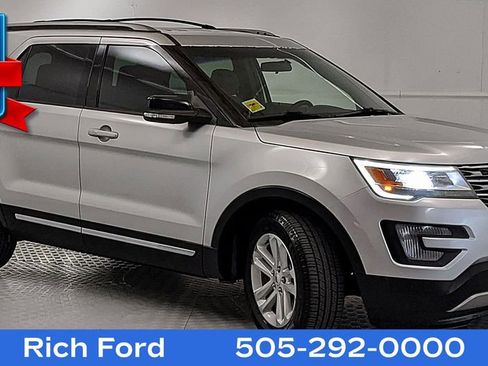 Used 2017 Ford Explorer XLT FWD image 1