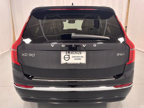 New 2026 Volvo XC90 B6 Plus w/ Protection Package Premier image 7