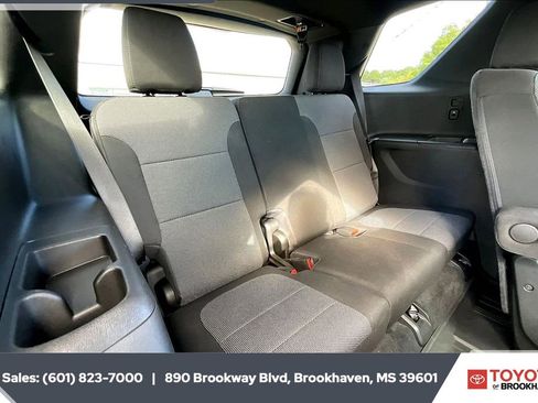 Used 2023 Chevrolet Traverse LT w/ LPO, Floor Liner Package image 21
