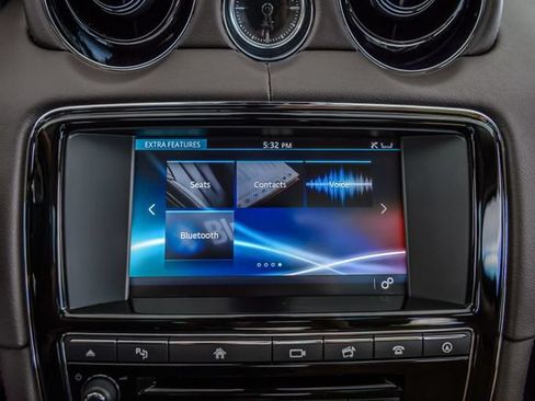 Used 2016 Jaguar XJ R-Sport RWD image 33