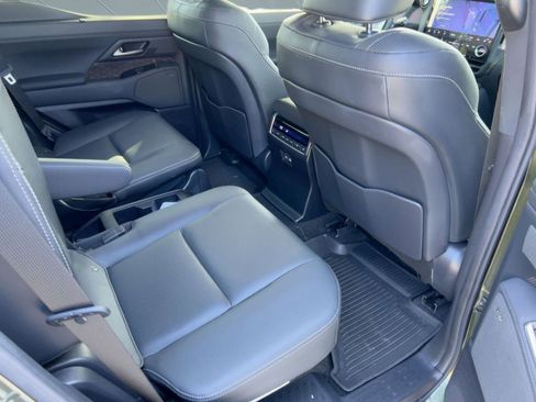 Used 2024 Lexus GX 550 w/ Cold Area Package image 30