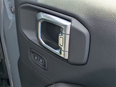 New 2025 Jeep Gladiator Sport image 33