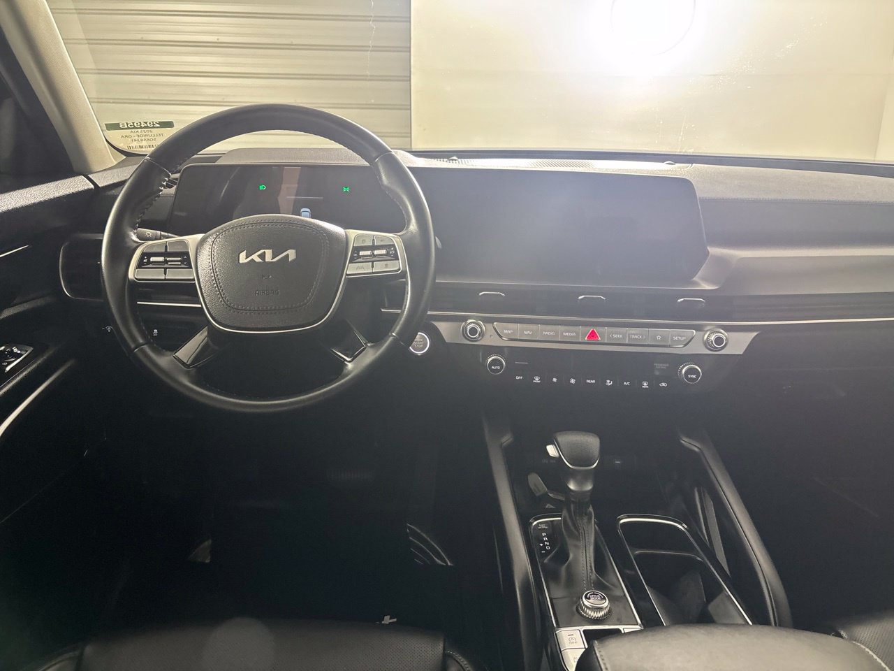 Used 2025 Kia Telluride LX FWD image 23