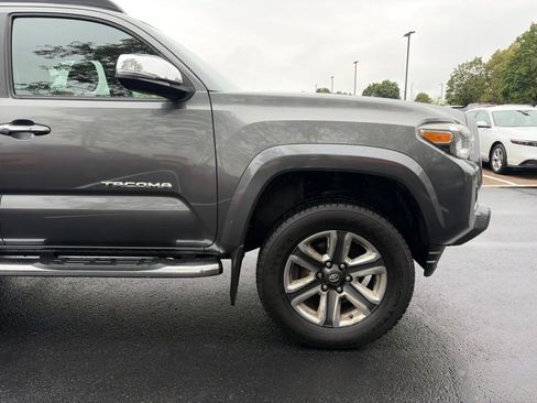Used 2016 Toyota Tacoma Limited w/ Towing Package AWD/4WD image 4