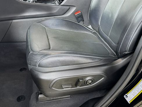 Used 2023 Jeep Grand Cherokee Overland image 23