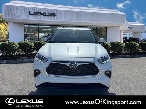 Used 2023 Toyota Highlander Limited image 8