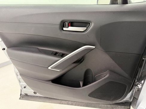 Used 2024 Toyota Corolla Cross XLE image 17