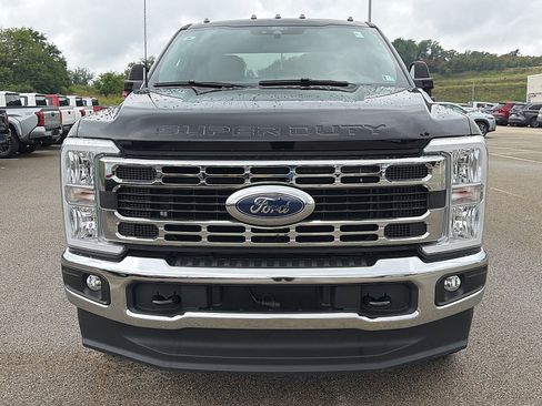 Used 2025 Ford F350 XLT AWD/4WD image 2