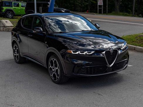 Used 2024 Alfa Romeo Tonale Ti w/ Active Assist Package AWD/4WD image 3