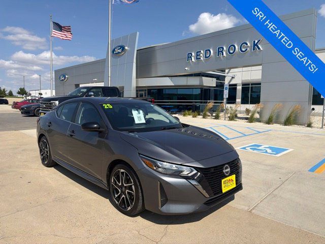 Used 2025 Nissan Sentra SR FWD image 1