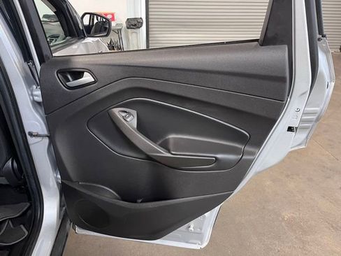 Used 2018 Ford Escape SE w/ SE Sport Appearance Package image 15