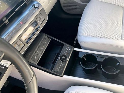 Used 2024 Hyundai Kona Limited image 18