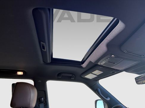 Used 2023 Nissan Armada Platinum w/ Captain's Chairs Package image 7