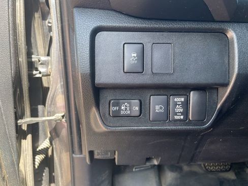 Used 2021 Toyota Tacoma TRD Off-Road w/ Technology Package image 19