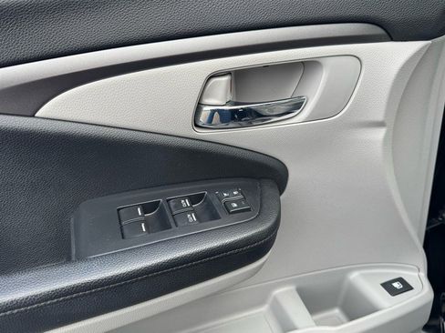 Used 2020 Honda Pilot EX image 12