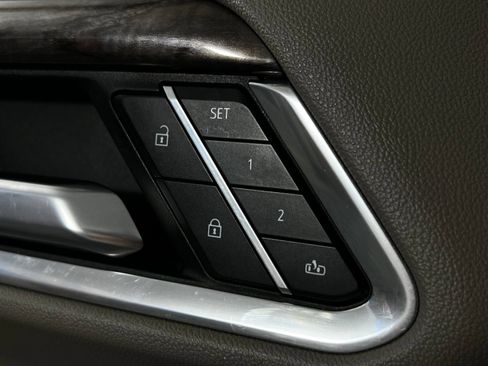 Used 2023 Chevrolet Silverado 1500 LTZ AWD/4WD image 16