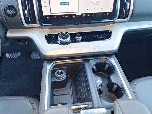 Used 2025 Ford Expedition Max Active image 11