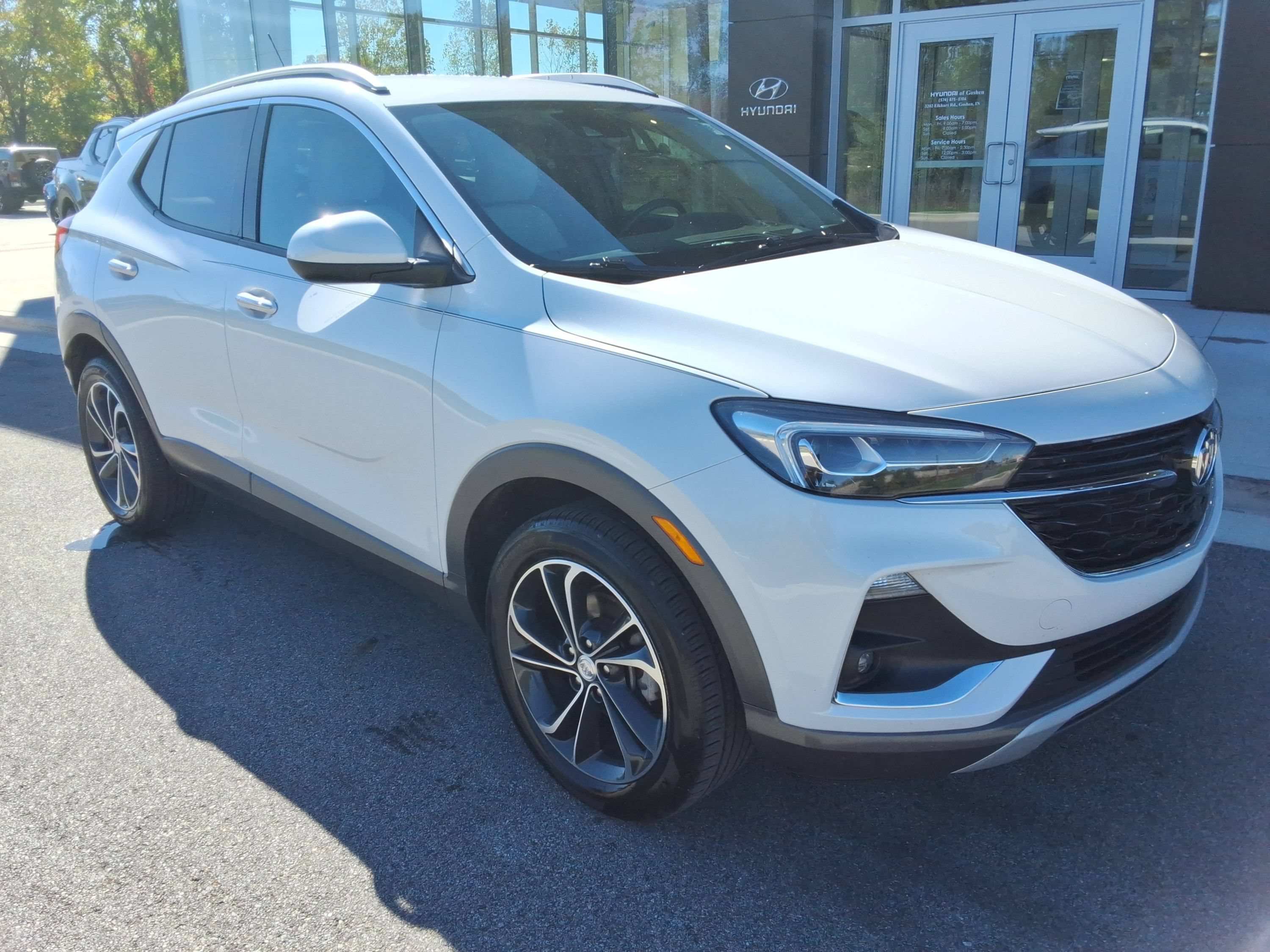 Used 2021 Buick Encore GX Essence AWD/4WD image 24