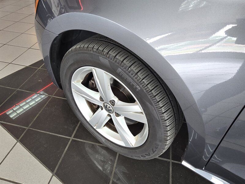 Used 2013 Volkswagen Passat TDI SE FWD image 31