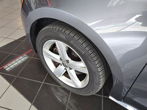 Used 2013 Volkswagen Passat TDI SE FWD image 31