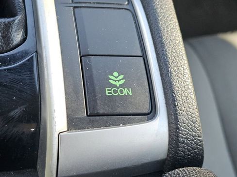 Used 2018 Honda Civic EX image 11