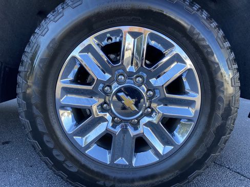 Used 2024 Chevrolet Silverado 2500 High Country w/ High Country Premium Package image 51