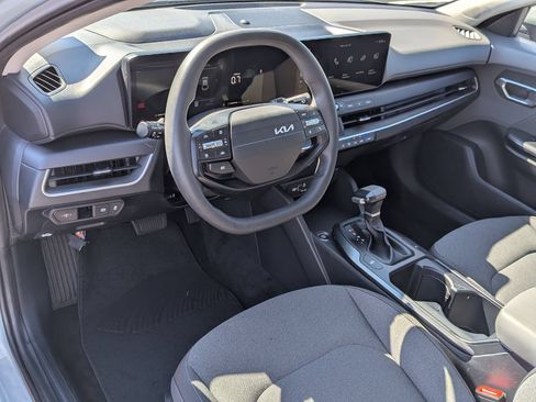 Used 2025 Kia K4 FWD image 16