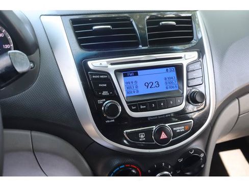 Used 2014 Hyundai Accent SE FWD image 15