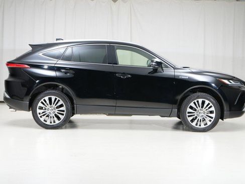 Used 2021 Toyota Venza XLE image 15