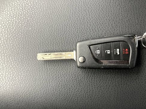 Used 2023 Toyota Camry SE image 20