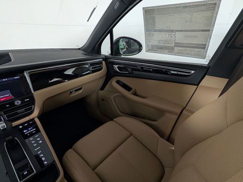 New 2026 Porsche Macan image 23