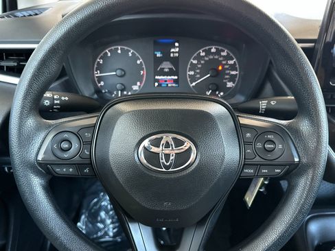Used 2025 Toyota Corolla LE FWD image 19