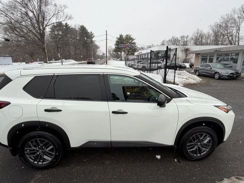 Used 2021 Nissan Rogue S image 6