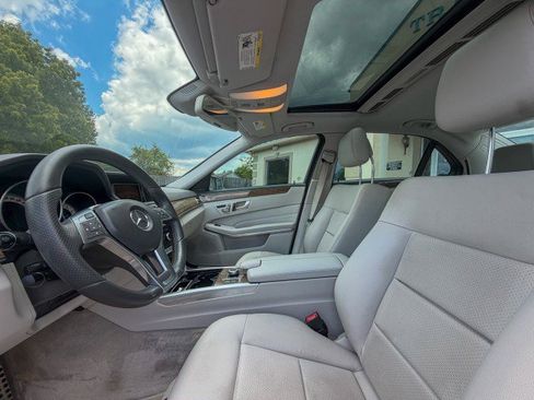 Used 2016 Mercedes-Benz E 350 Sedan image 5